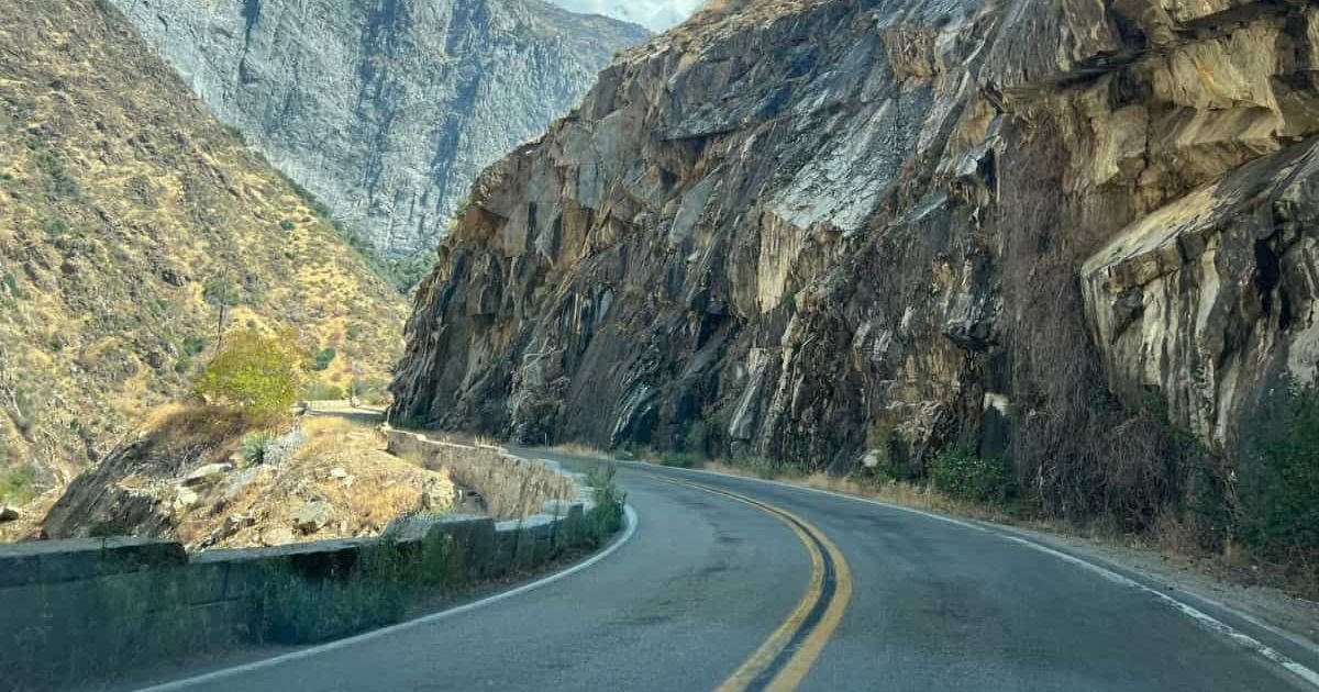 Sequoia National Park, Sequoia National Park road scene